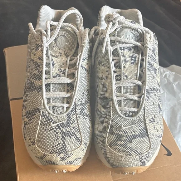 Nike Hot Step NOCTA (Drake Collection) Athletic Shoes in Gray and Cream - Picture 4 of 6